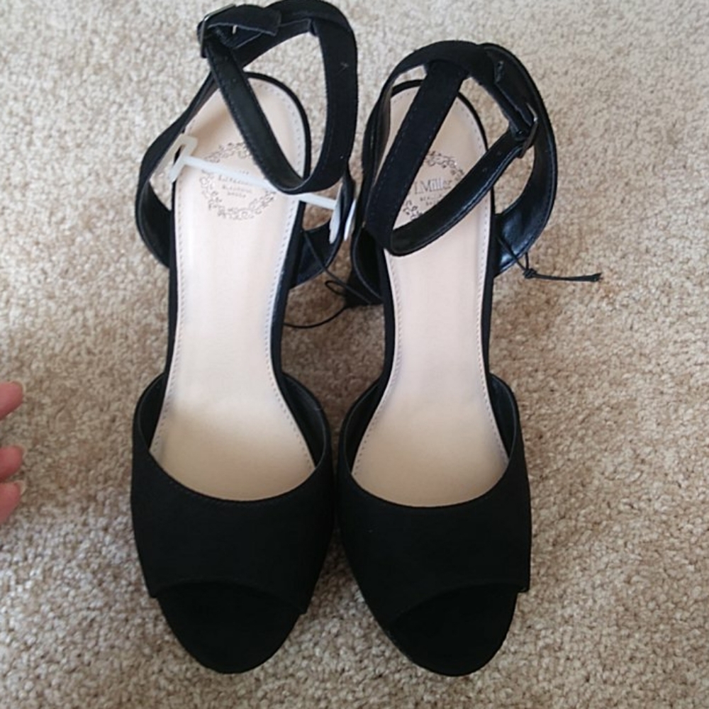 Shoe - Picture 6 of 8